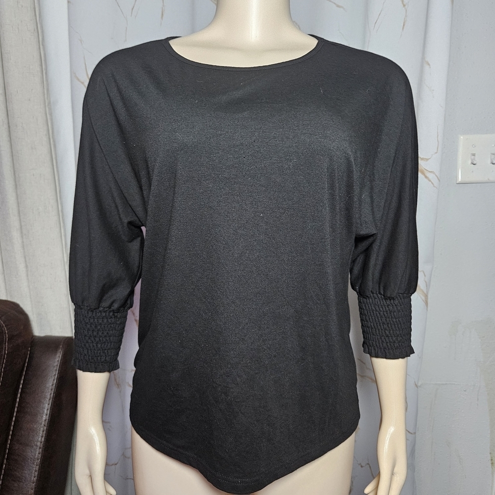 Smocked Cuff Black Long-Sleeve Women’s Tee